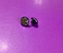 Load image into Gallery viewer, Stud Earrings